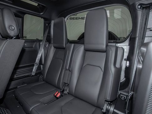 Used 2026 Land Rover Defender 110 X-Dynamic SE AWD/4WD image 16