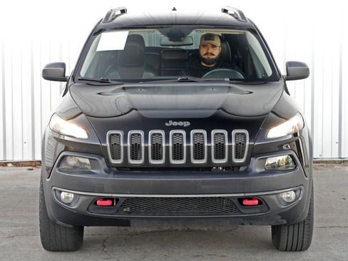 Used 2017 Jeep Cherokee Trailhawk w/ Cold Weather Group image 43