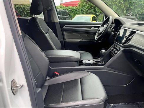 Certified 2023 Volkswagen Atlas SE FWD image 8