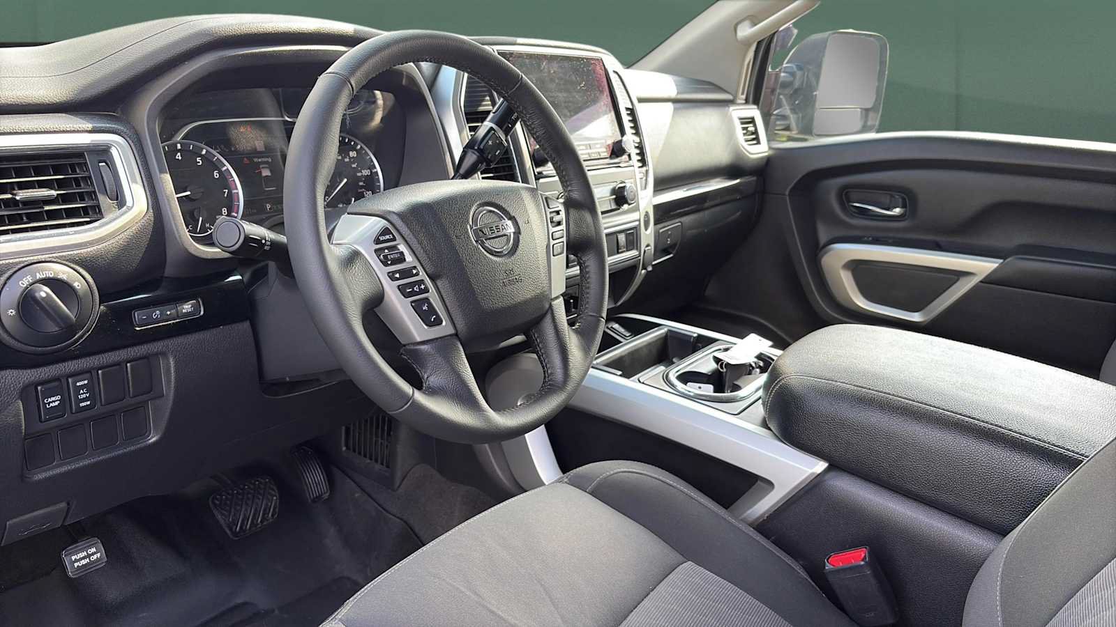 Used 2021 Nissan Titan SV w/ SV Convenience Package AWD/4WD image 25
