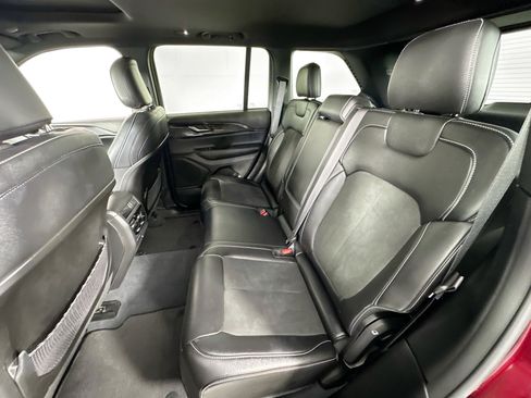 Used 2023 Jeep Grand Cherokee Altitude RWD image 24