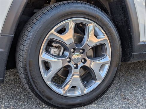 Certified 2021 Jeep Compass Limited image 30