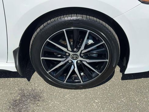 Used 2024 Toyota Camry SE w/ Cold Weather Package image 9