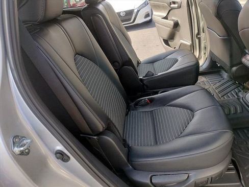 Used 2024 Toyota Highlander XSE image 19