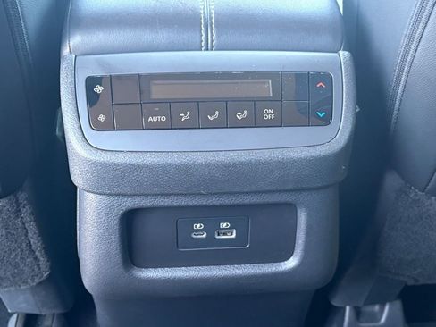 Used 2024 Nissan Pathfinder SL AWD/4WD image 5