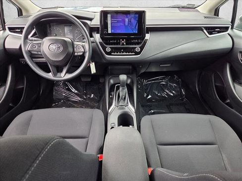 Used 2025 Toyota Corolla LE image 17