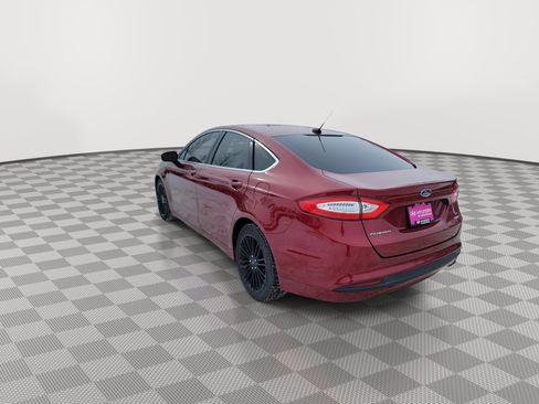 Used 2016 Ford Fusion SE w/ Equipment Group 202A image 6