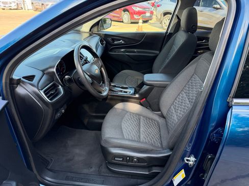 Used 2019 Chevrolet Equinox LT w/ Sun & Navigation Package image 10