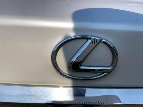 Used 2018 Lexus ES 350 w/ Luxury Package w/Wood Trim FWD image 31