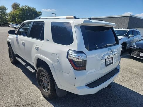 Used 2022 Toyota 4Runner SR5 Premium w/ Moonroof Package AWD/4WD image 3