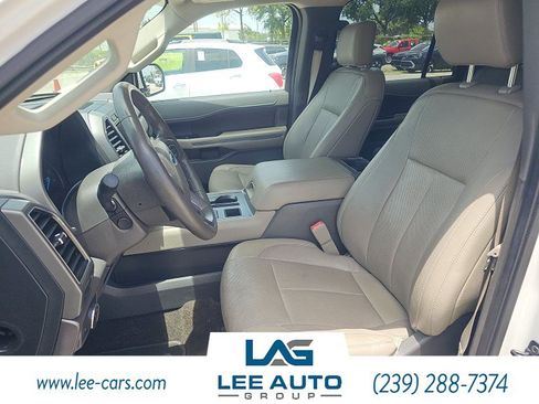 Used 2018 Ford Expedition XLT w/ Equipment Group 202A RWD image 5