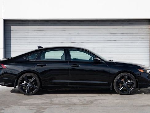 Used 2024 Honda Accord Sport image 4