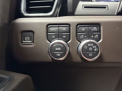 Used 2022 GMC Sierra 1500 Denali image 9