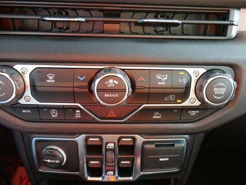 New 2026 Jeep Gladiator Sport AWD/4WD image 21