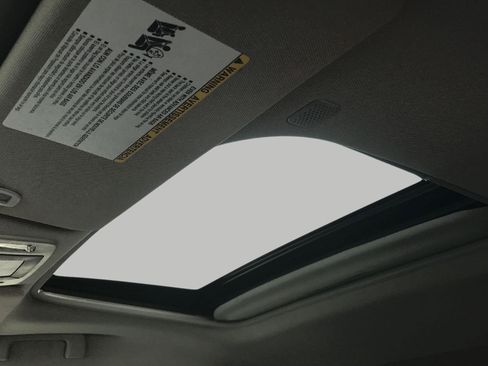 Used 2022 Toyota Sienna XLE FWD image 36