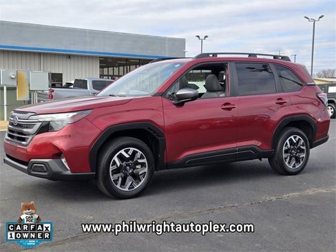 Used 2025 Subaru Forester Premium image 7