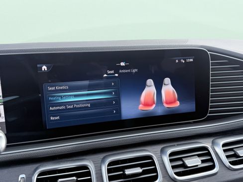 Used 2025 Mercedes-Benz GLE 450e 4MATIC w/ AMG Line Exterior image 57