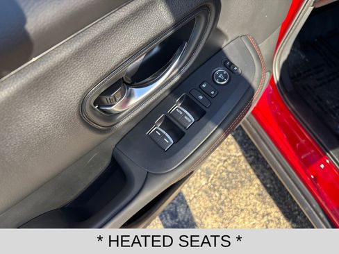 Used 2025 Honda HR-V Sport image 11