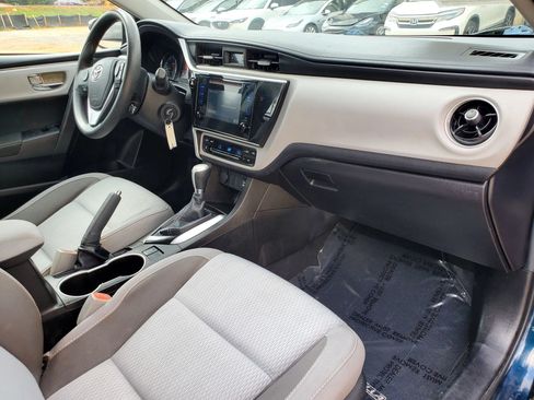 Used 2018 Toyota Corolla LE w/ Carpet Mat Package (TMS) FWD image 31