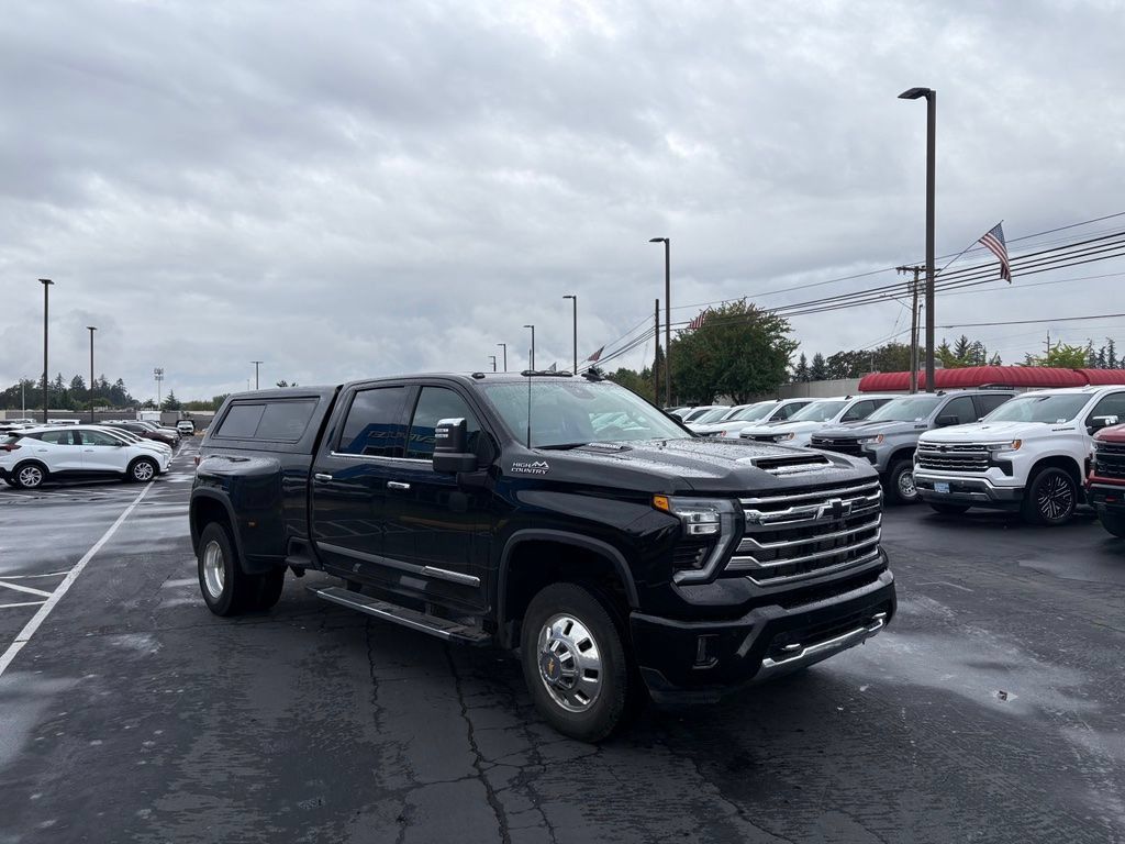 Used 2024 Chevrolet Silverado 3500 High Country w/ High Country Premium Package AWD/4WD image 7