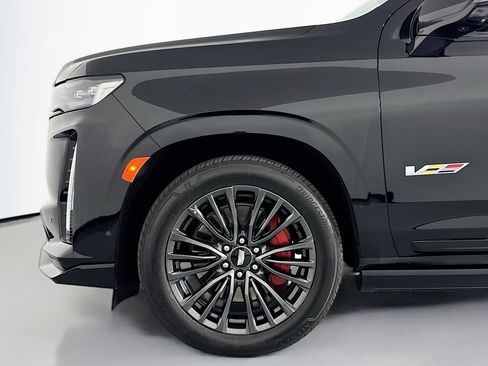 Used 2023 Cadillac Escalade ESV V image 10