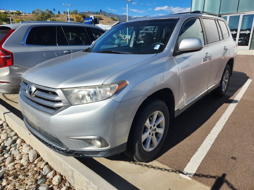Used 2013 Toyota Highlander Plus AWD/4WD image 3