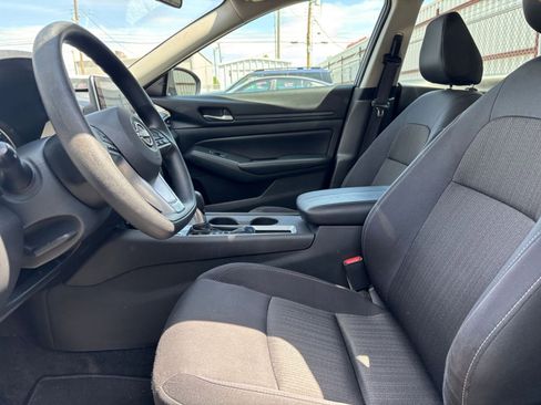 Used 2025 Nissan Altima 2.5 SV FWD image 27