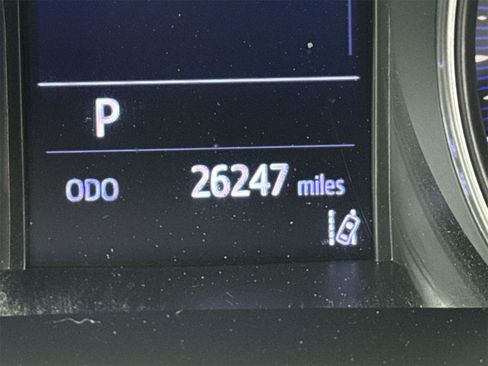 Used 2021 Toyota C-HR LE image 21