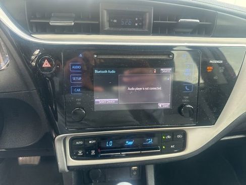 Used 2017 Toyota Corolla LE image 9