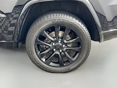 Used 2019 Jeep Grand Cherokee Altitude AWD/4WD image 37