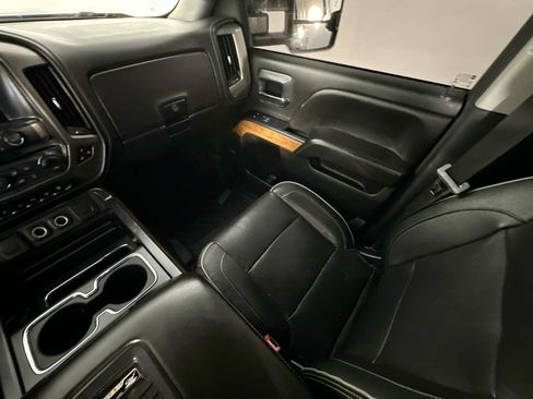 Used 2018 Chevrolet Silverado 2500 High Country w/ Duramax Plus Package AWD/4WD image 11