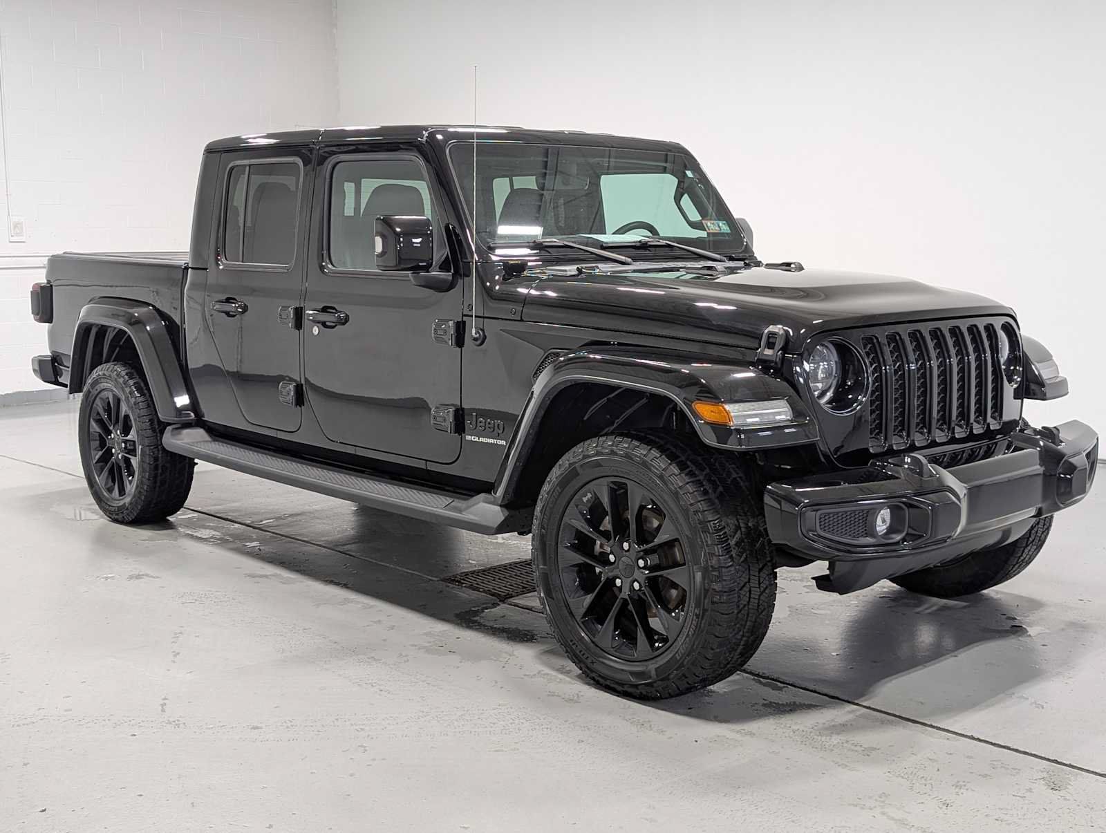 Used 2023 Jeep Gladiator Overland AWD/4WD image 5