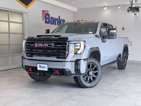 Used 2025 GMC Sierra 2500 AT4 w/ AT4 Premium Plus Package AWD/4WD image 2