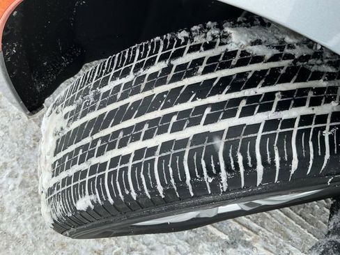 Used 2018 Chrysler Pacifica Touring-L Plus image 16