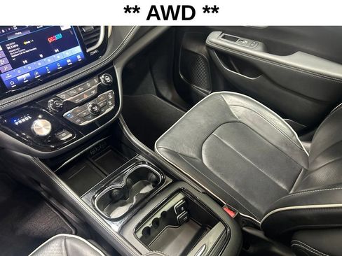 Used 2023 Chrysler Pacifica Limited w/ S Appearance Package AWD/4WD image 6