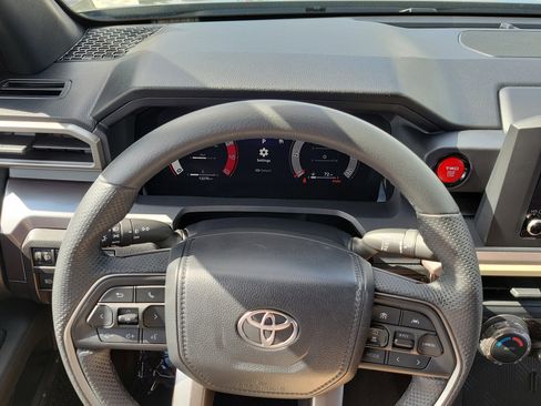 Used 2025 Toyota Tacoma TRD Off-Road AWD/4WD image 21