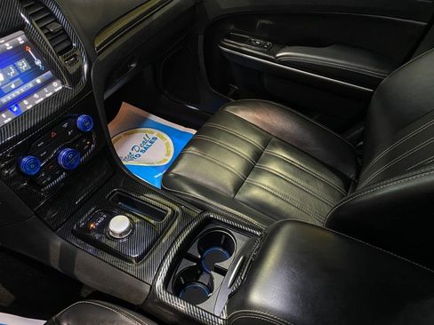 Used 2019 Chrysler 300 S AWD/4WD image 13