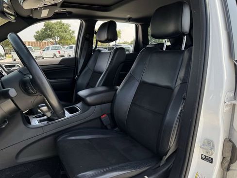 Used 2021 Jeep Grand Cherokee Laredo X RWD image 23