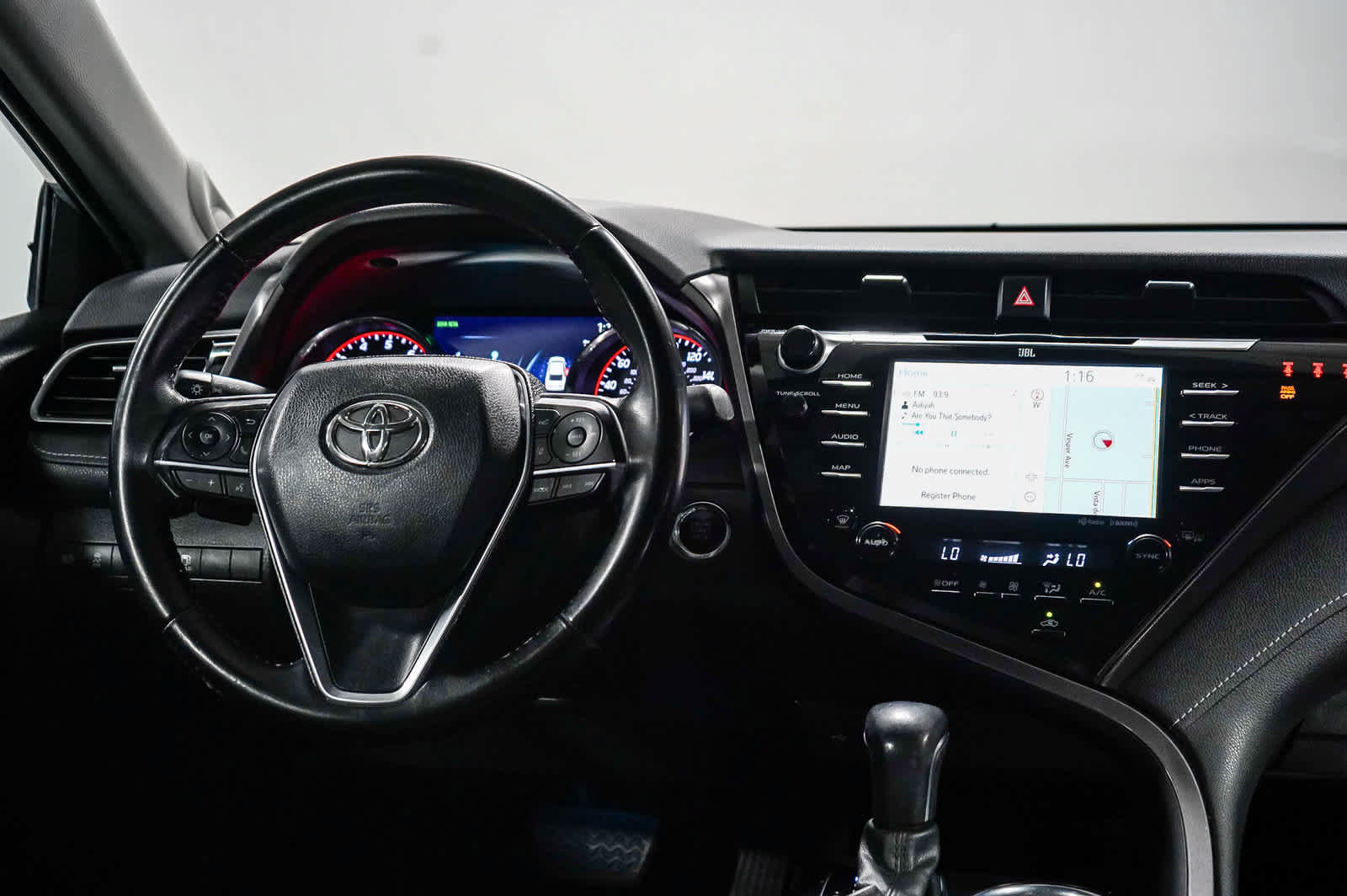 Used 2020 Toyota Camry XSE w/ Navigation Package FWD image 13