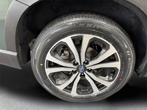 Certified 2023 Subaru Forester Limited image 43