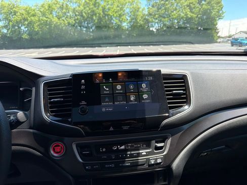 Certified 2025 Honda Passport EX-L image 15
