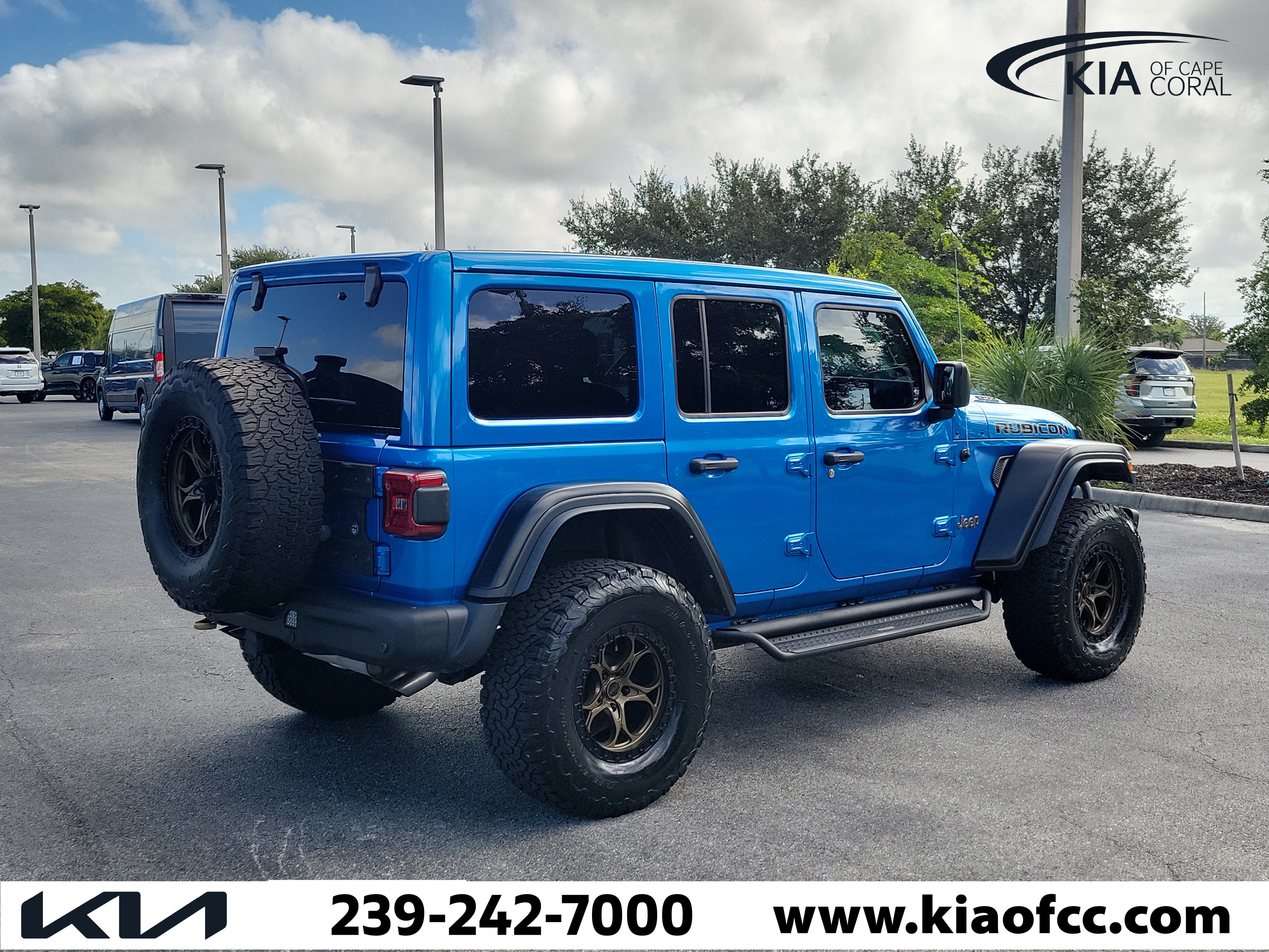 Used 2022 Jeep Wrangler Unlimited Rubicon w/ Trailer Tow Package AWD/4WD image 6