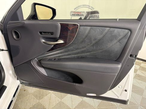 Used 2022 Lexus LS 500 w/ Interior Upgrade Package RWD image 16