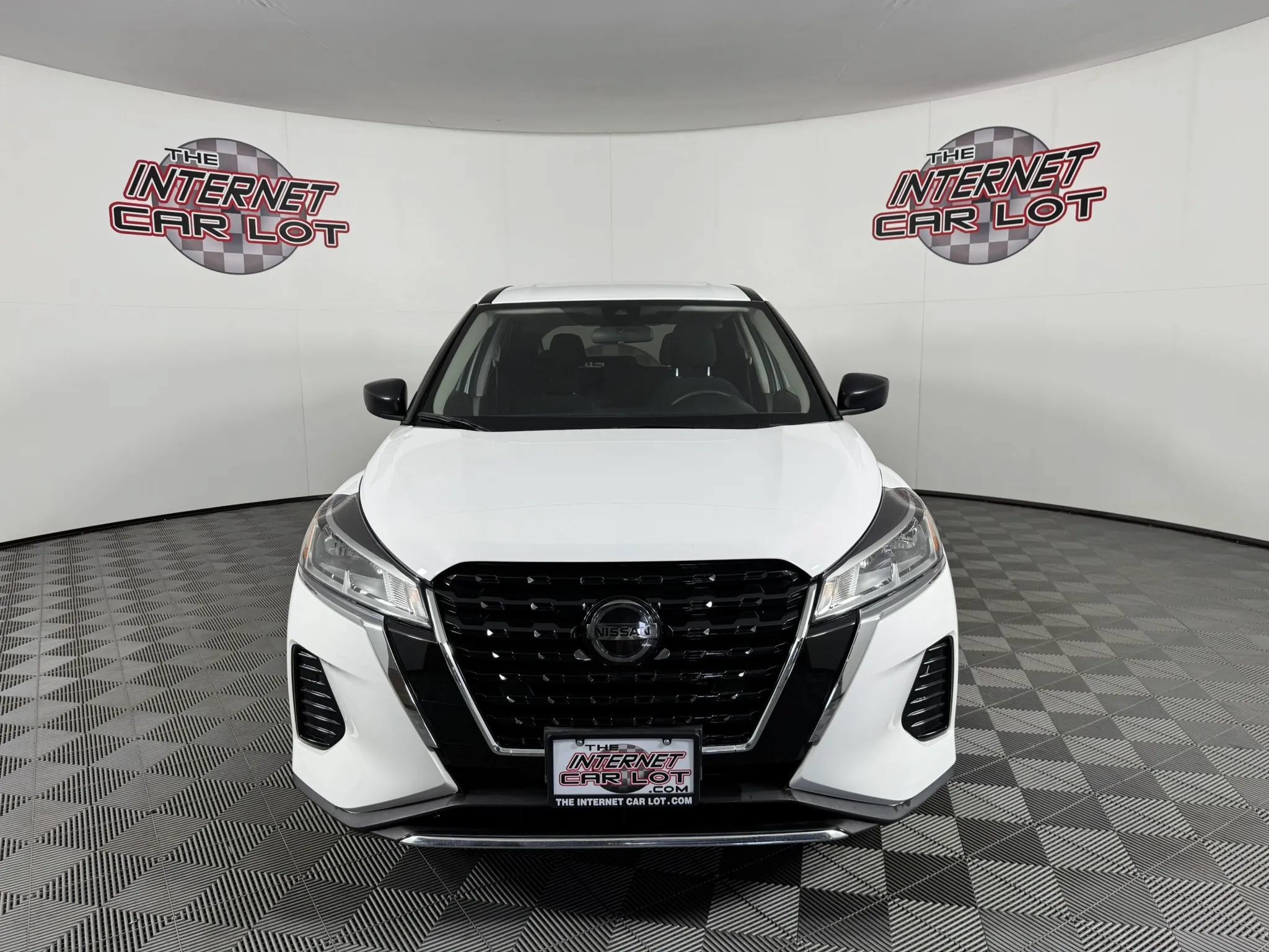 Used 2021 Nissan Kicks S FWD image 2