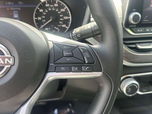 Used 2025 Nissan Altima 2.5 SV FWD image 20