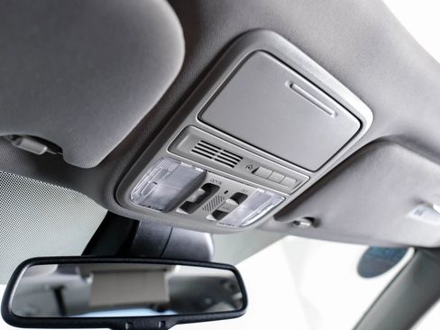 Used 2015 Honda Odyssey Touring image 22