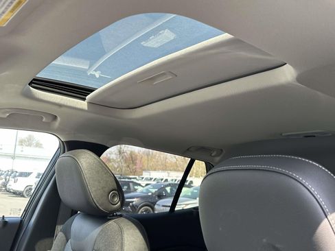 New 2026 Chevrolet Trax LT w/ Sunroof Package FWD image 8