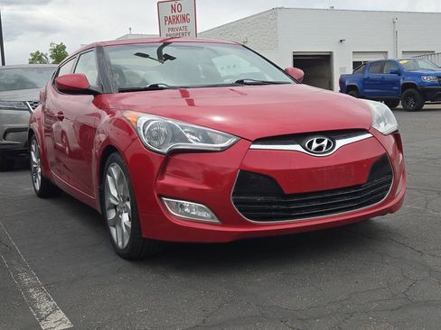 Used 2013 Hyundai Veloster w/ Style Pkg FWD image 3
