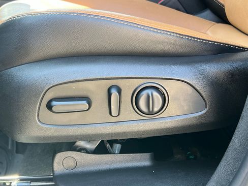 Used 2020 Chevrolet Equinox Premier image 27