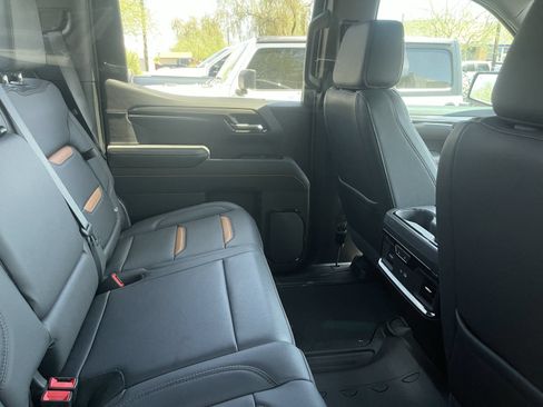 Used 2026 GMC Sierra 1500 AT4 w/ Technology Package AWD/4WD image 8